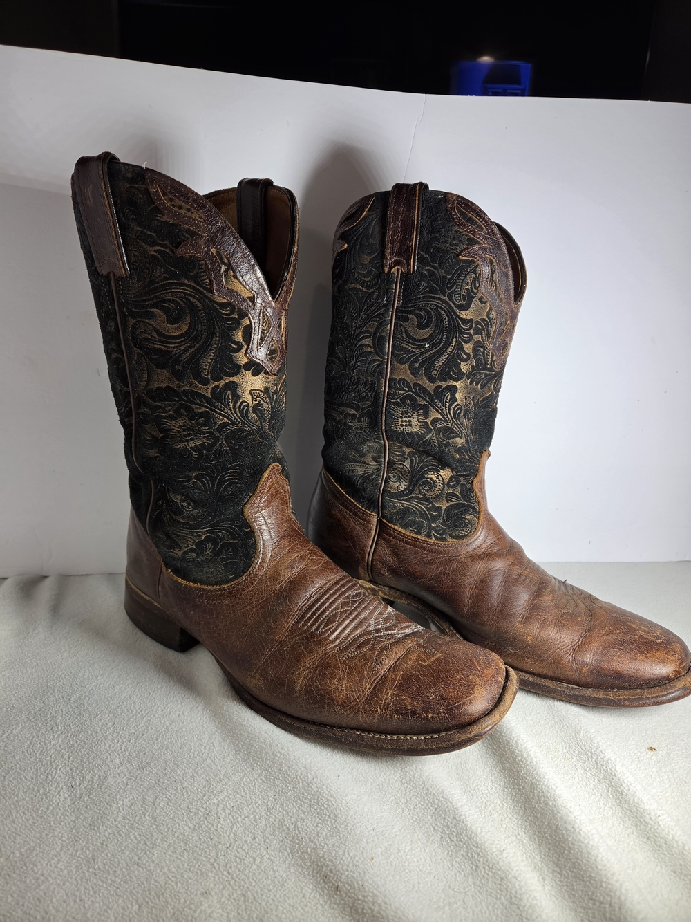 Men's Boulet Two-Tone Brown & Black Western Cowboy Flocked Boots